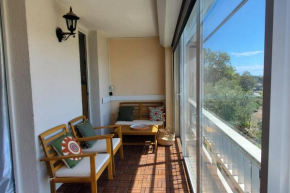 Spacious T4 with sea and Esterel views